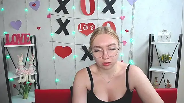 BeatriceFly online show from September 12, 2:46 pm