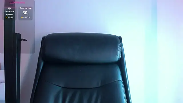 Hanna Moonlight  online show from October 10, 8:36 pm