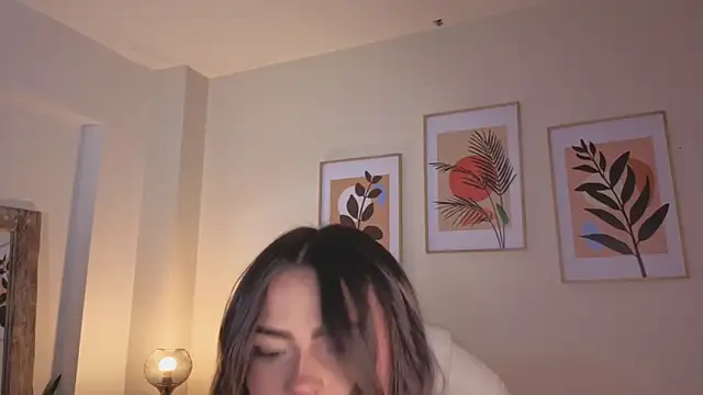 DahianaWalcott online show from November 22, 8:00 pm