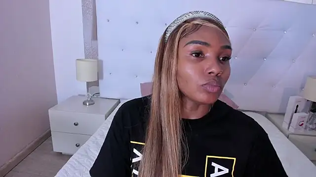 Isla Scott online show from November 26, 11:22 am