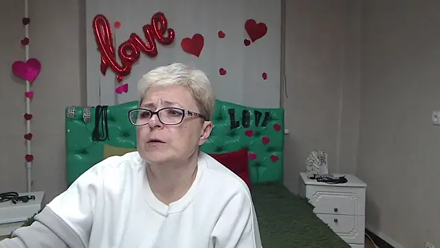 EmiliaGree online show from October 3, 5:07 pm