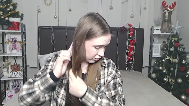 LauraHlot online show from December 21, 7:07 pm