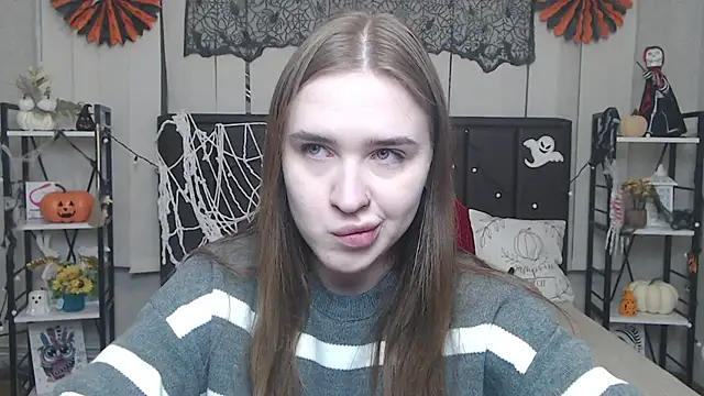 LauraHlot online show from November 3, 6:23 pm