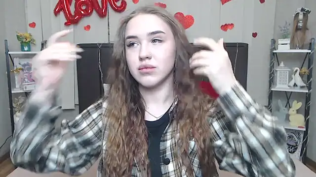 LauraHlot online show from March 14, 6:25 am