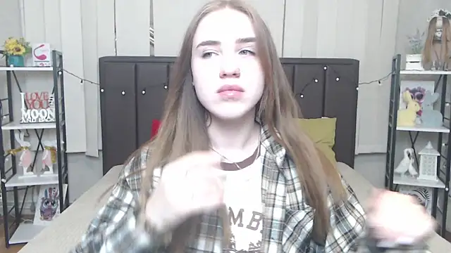 LauraHlot online show from October 19, 5:53 am