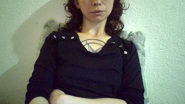 CELEna098rs707 online show from April 26, 9:01 pm