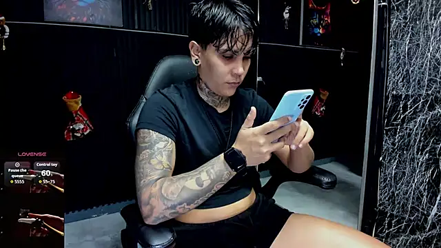 ZhoeStrong online show from December 15, 10:37 pm