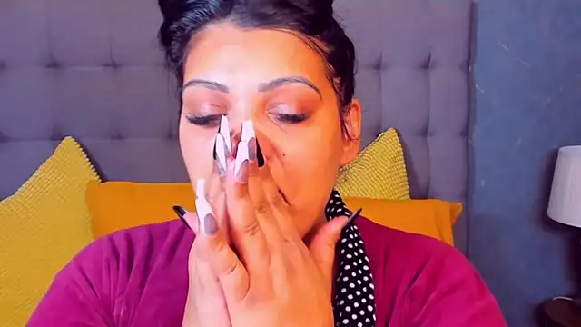 AmyCubes online show from April 6, 4:46 am