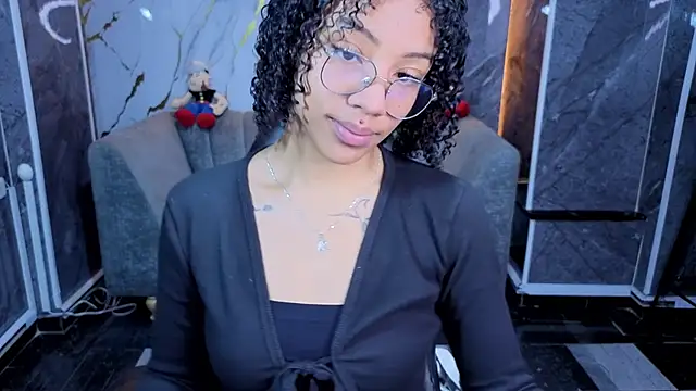 Violeth b online show from April 10, 1:06 pm