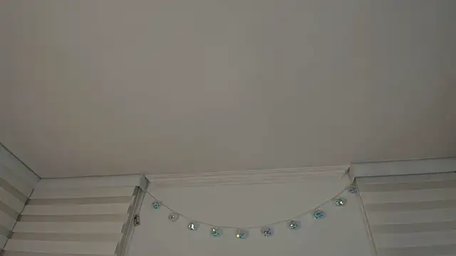 venusleroy  online show from March 3, 11:33 pm