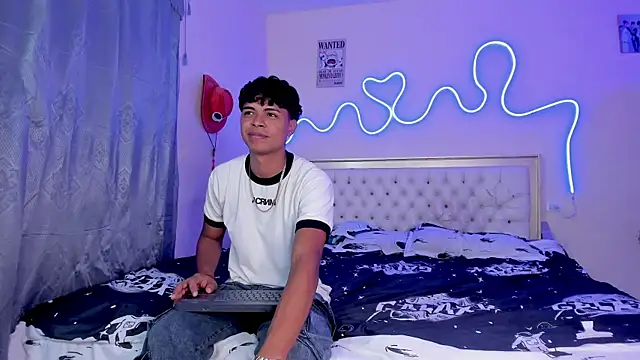 dafnezahiraa  online show from September 18, 4:55 am