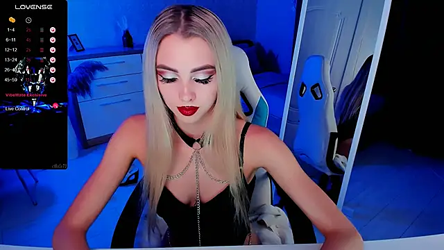 Emilia Klar online show from October 17, 3:26 pm