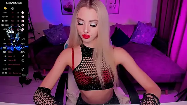 Emilia Klar online show from October 13, 3:04 pm