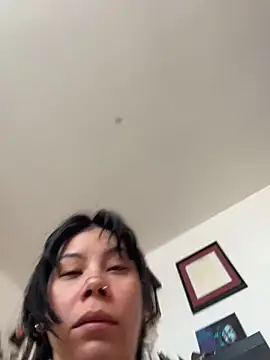 EemaHaruki online show from April 8, 8:00 pm