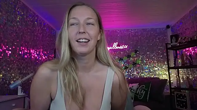 lucyallen4201 online show from March 14, 7:59 pm