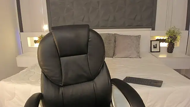 SaraGomez1 online show from February 26, 2:16 pm