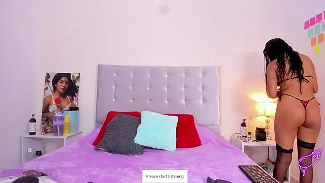 NiaBlanco online show from September 26, 7:11 pm