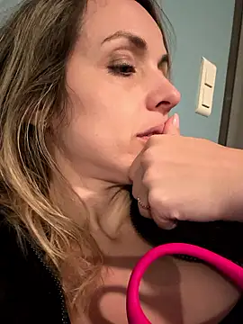 Annicam online show from November 30, 9:52 pm