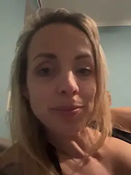 Annicam online show from October 10, 9:52 pm