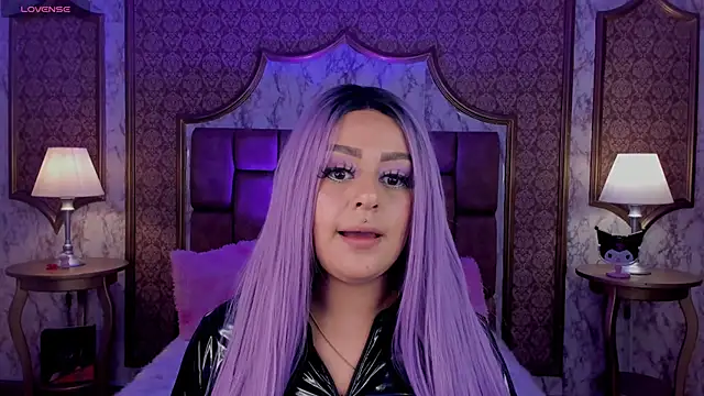 SoffiQueen online show from September 19, 8:30 pm