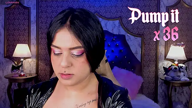 SoffiQueen online show from February 5, 2:31 pm