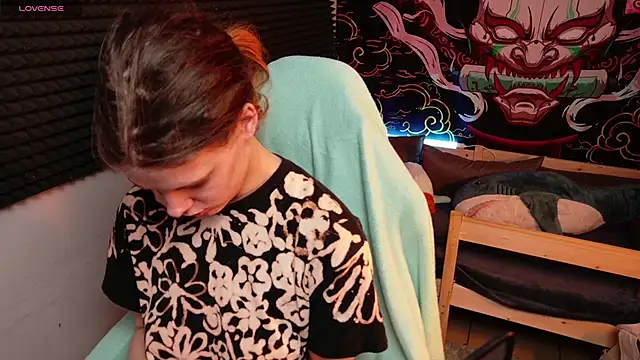 KIKI Krash online show from March 6, 10:32 am