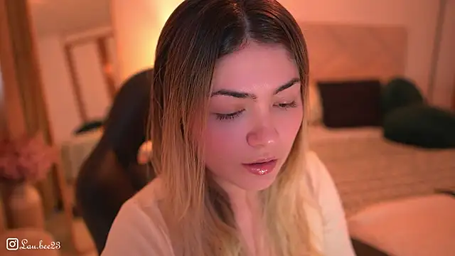 Lau Bee online show from November 29, 6:01 pm