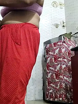 illay love online show from September 25, 2:05 pm