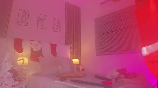 zoe sky  online show from December 4, 11:45 am