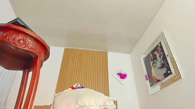 nathaly sara  online show from September 23, 3:59 am