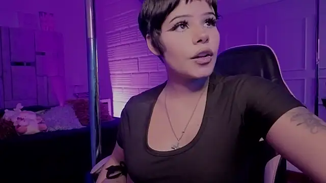 BonnieAnderson  online show from April 20, 8:12 pm