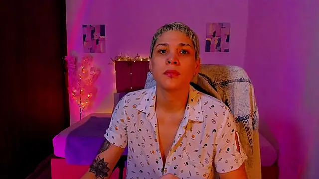 Charlee pink online show from October 13, 6:10 pm