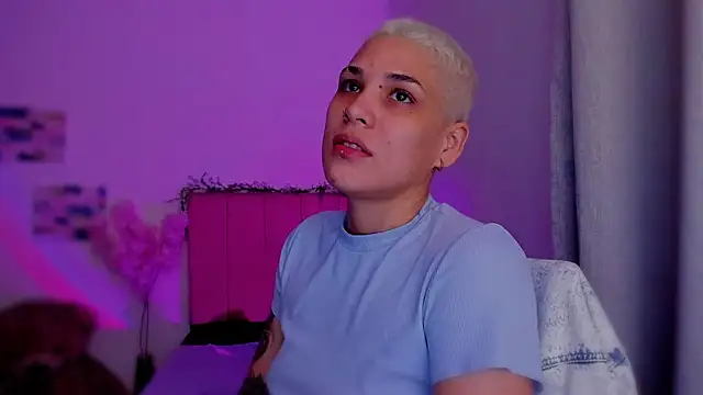 Charlee pink online show from February 27, 3:50 am