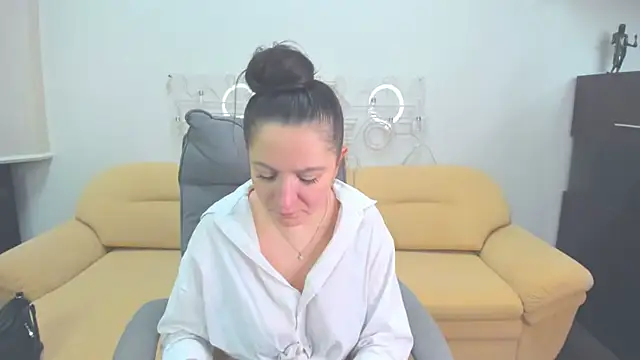 AngellLika online show from March 6, 1:06 pm