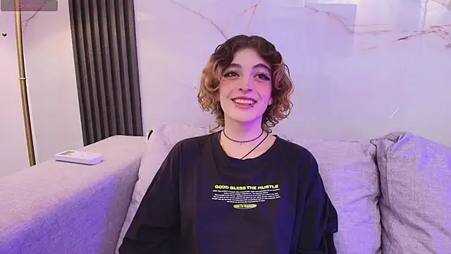 EvaHalsey online show from September 12, 8:49 pm