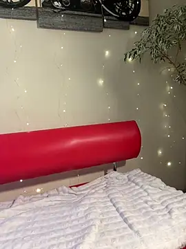 Denny Brenda online show from October 17, 6:49 am