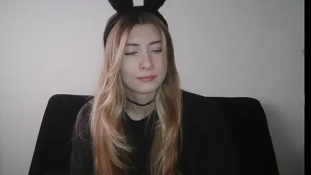 ErikaShyy online show from October 15, 11:13 am