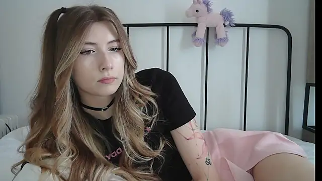 ErikaShyy online show from July 2, 10:10 am