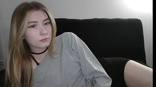 ErikaShyy online show from March 17, 12:09 pm