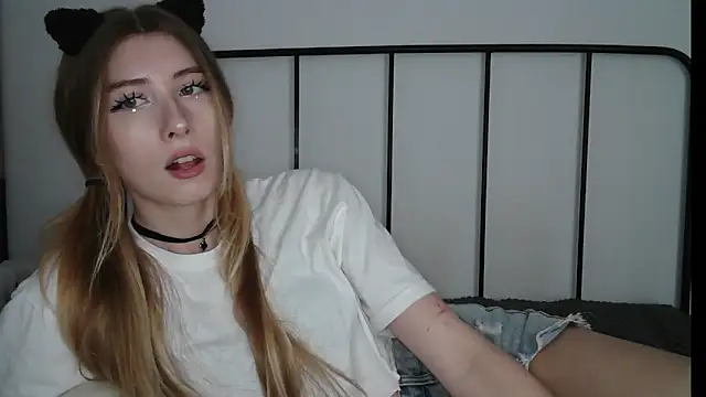 ErikaShyy online show from July 30, 10:38 am