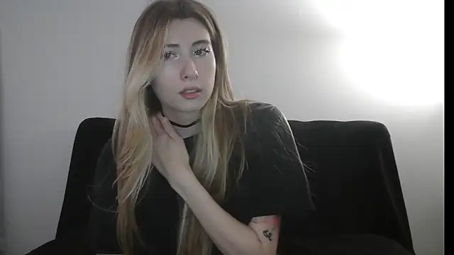 ErikaShyy online show from October 9, 12:31 pm