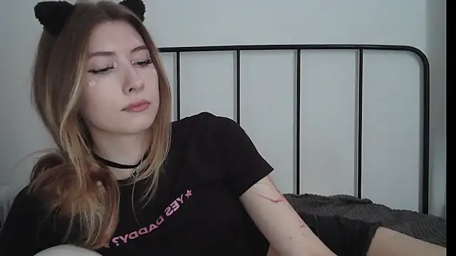 ErikaShyy online show from July 28, 12:48 pm