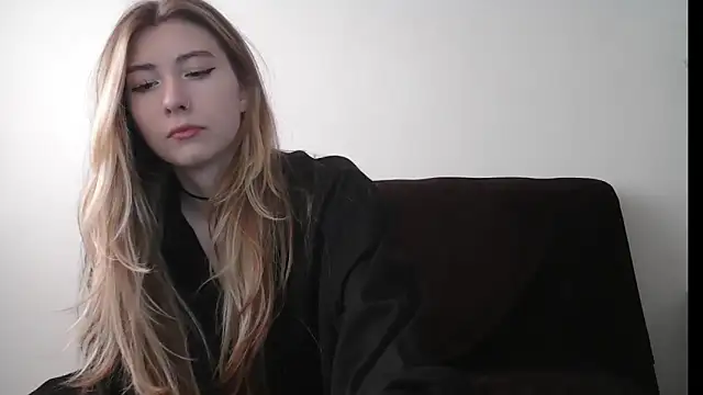 ErikaShyy online show from September 8, 3:11 pm