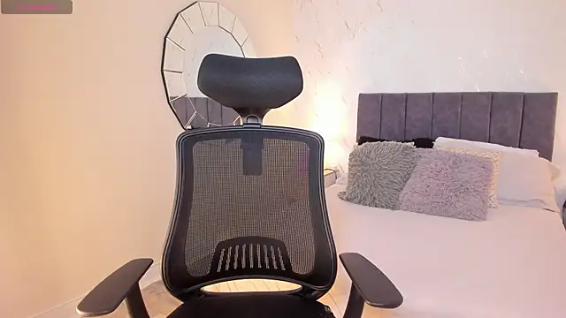 CyntiaAdams online show from September 19, 7:46 pm