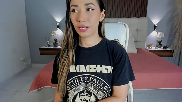 Emma23   online show from June 30, 6:35 am