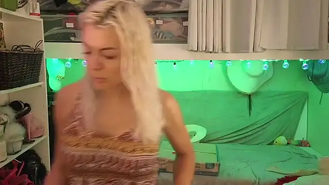 cunty tranny lydia online show from April 3, 6:55 am