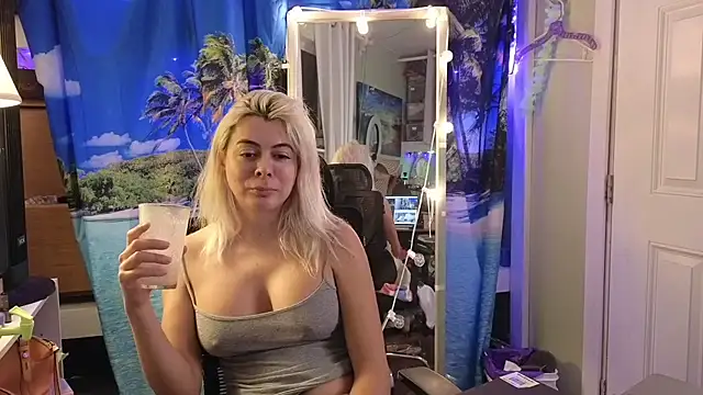 cunty tranny lydia online show from September 25, 4:44 am