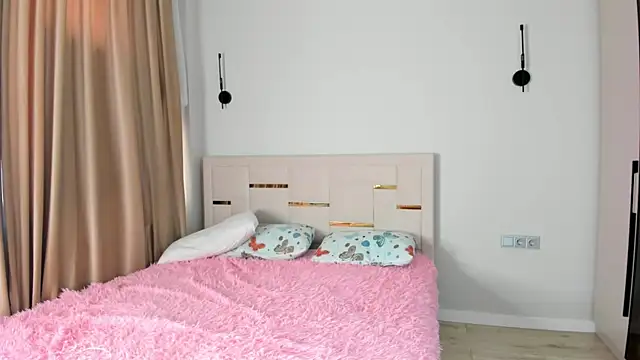 Lola Peach online show from October 24, 2:51 am