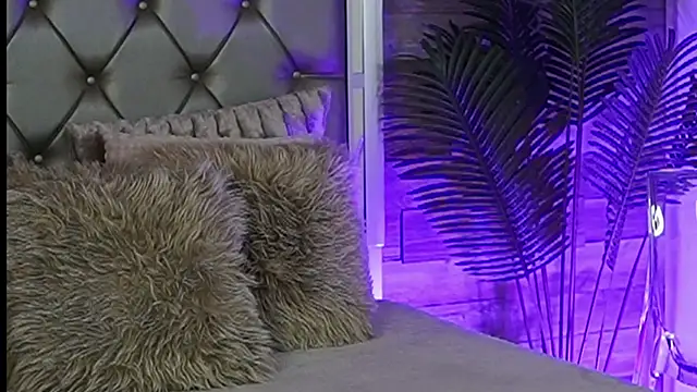 KeylaConner online show from September 11, 8:25 am