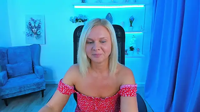 AgathaKlouin online show from September 9, 7:35 pm